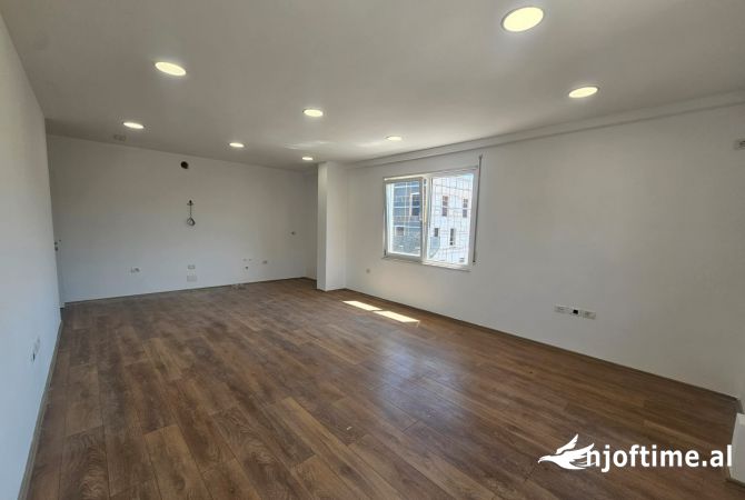 Shtepi ne shitje 2+1 ne Tirane - 250,001 Euro