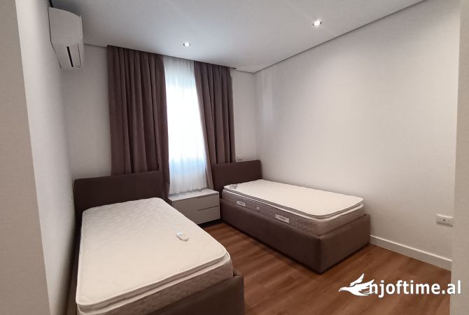 Shtepi me qera Apartament ne Tirane, 2+1, Mobilimi E mobiluar, Pagesa 550  Euro.