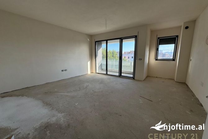 Shtepi ne shitje Apartament ne Tirane, 2+1, Mobilimi Bosh, pa mobiluar, Pagesa 1,600,000  Euro.