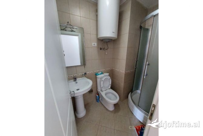 Shtepi ne shitje Apartament ne Tirane, 2+1, Mobilimi E mobiluar, Pagesa 192,000  Euro.