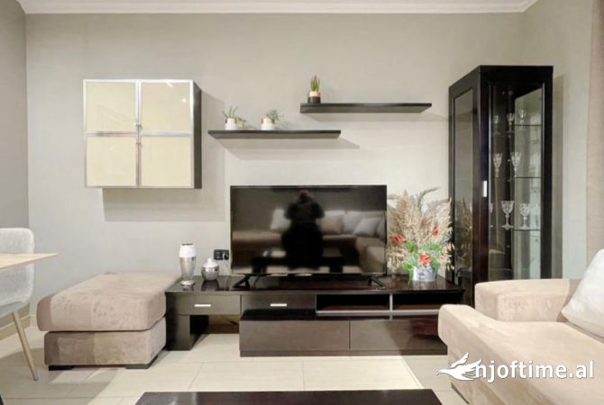 Shtepi me qera 1+1 ne Tirane - 450 Euro