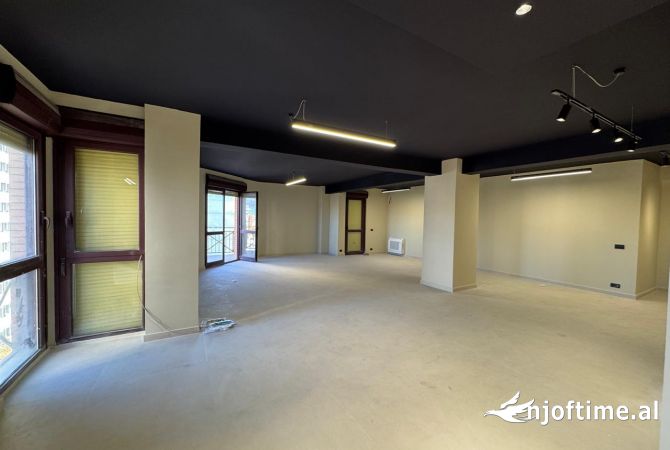 Ambient biznesi me qera 3+1 ne Tirane - 2,000 Euro