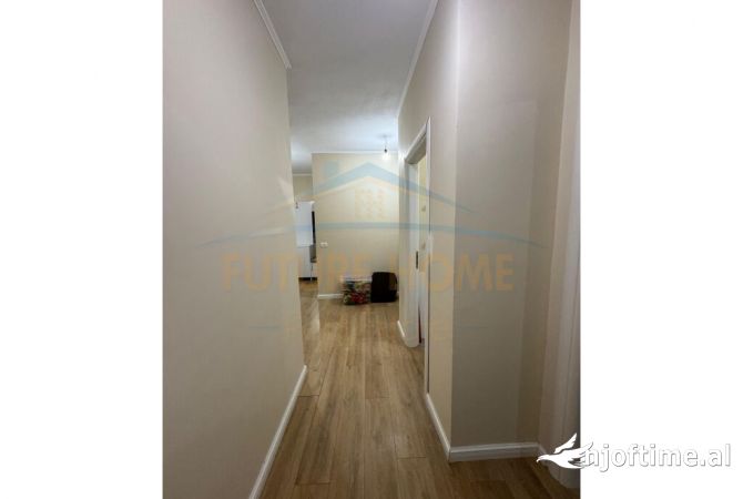 Shtepi ne shitje Apartament ne Tirane, 3+1, Mobilimi E mobiluar, Pagesa 252,000  Euro.