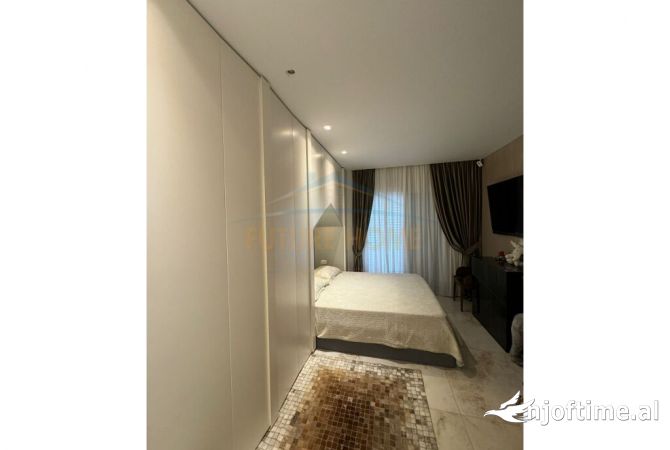 Shtepi ne shitje Apartament ne Tirane, 2+1, Mobilimi E mobiluar, Pagesa 280,000  Euro.