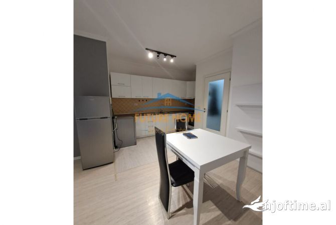 Shtepi me qera Apartament ne Tirane, 1+1, Mobilimi E mobiluar, Pagesa 550  Euro.