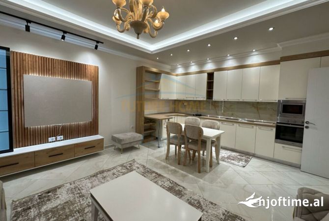 Shtepi ne shitje Apartament ne Tirane, 3+1, Mobilimi E mobiluar, Pagesa 227,000  Euro.