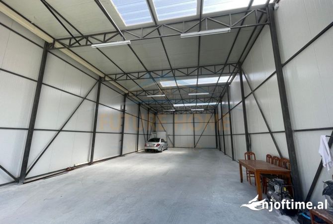 Ambient biznesi me qera 4+1 ne Tirane - 1,000 Euro