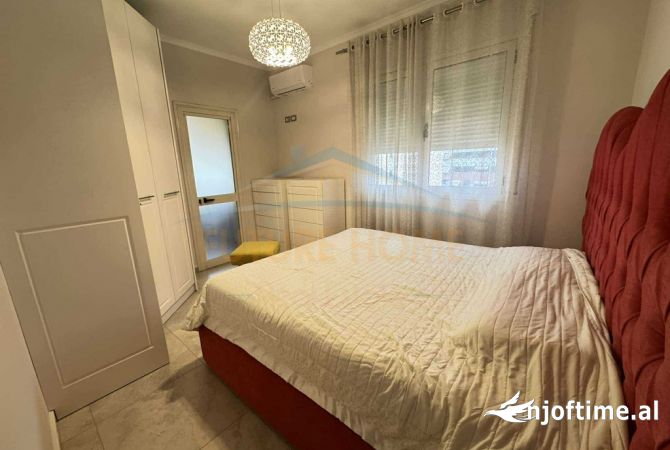 Shtepi ne shitje Apartament ne Tirane, 2+1, Mobilimi E mobiluar, Pagesa 165,000  Euro.