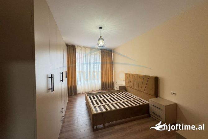 Shtepi ne shitje Apartament ne Tirane, 2+1, Mobilimi E mobiluar, Pagesa 122,000  Euro.