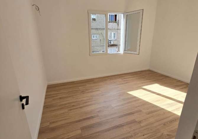 Shtepi ne shitje Apartament ne Tirane, 2+1, Mobilimi Bosh, pa mobiluar, Pagesa 129,000  Euro.