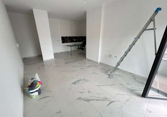 Ambient biznesi me qera 3+1 ne Tirane - 550 Euro