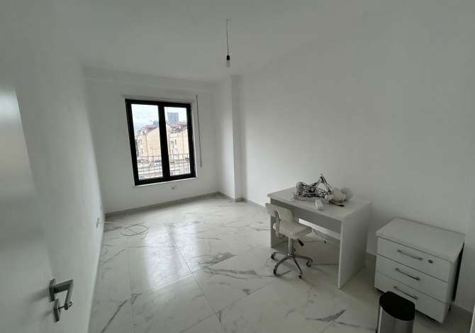Ambient biznesi me qera 3+1 ne Tirane - 550 Euro