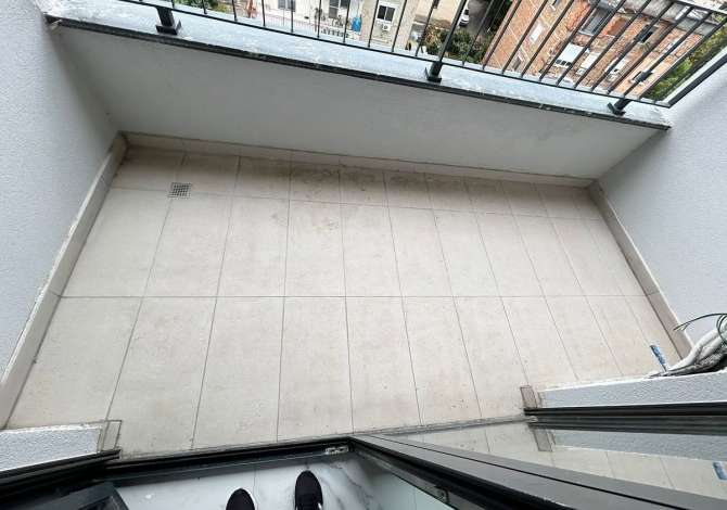 Qera  Apartament  2+1+2 per zyra 📍Stacioni i  Trenit