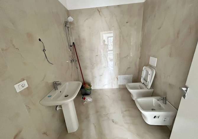 Qera  Apartament  2+1+2 per zyra 📍Stacioni i  Trenit