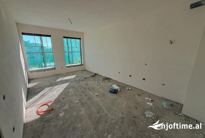 Shtepi ne shitje Apartament ne Tirane, 2+1, Mobilimi Bosh, pa mobiluar, Pagesa 120,000  Euro.