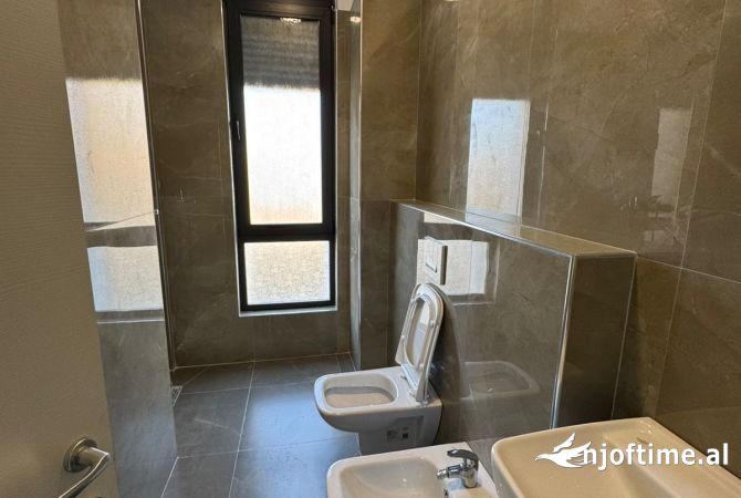 Shtepi me qera Apartament ne Tirane, 1+1, Mobilimi E mobiluar, Pagesa 500  Euro.