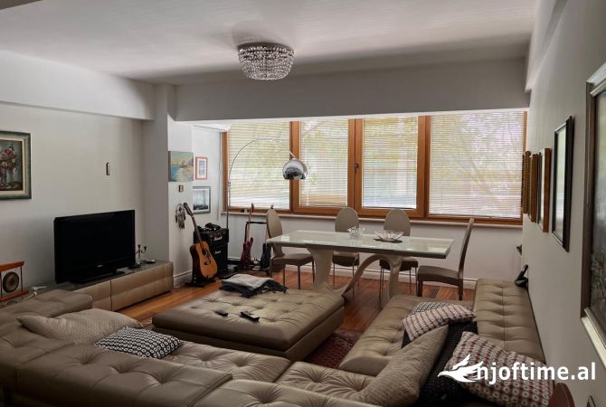 Shtepi me qera 2+1 ne Tirane - 900 Euro