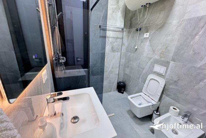 Shtepi me qera Apartament ne Tirane, 2+1, Mobilimi E mobiluar, Pagesa 650  Euro.