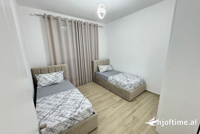 Shtepi me qera 2+1 ne Tirane - 650 Euro