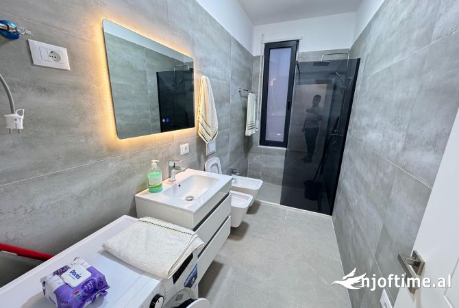 Shtepi me qera Apartament ne Tirane, 2+1, Mobilimi E mobiluar, Pagesa 650  Euro.