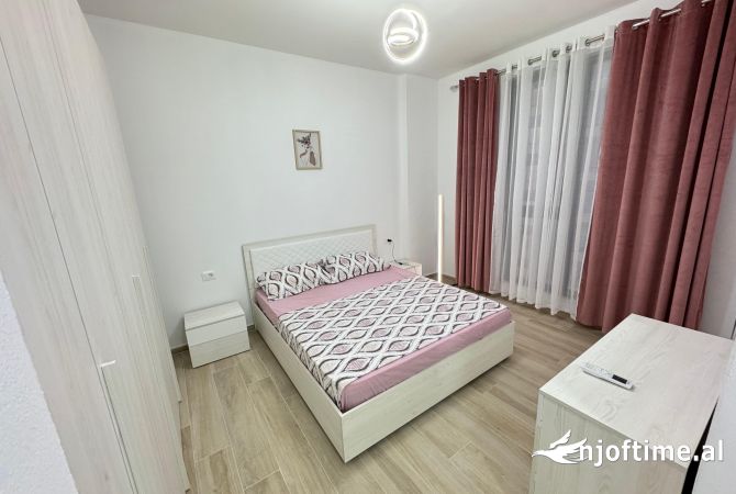 Shtepi me qera Apartament ne Tirane, 2+1, Mobilimi E mobiluar, Pagesa 650  Euro.
