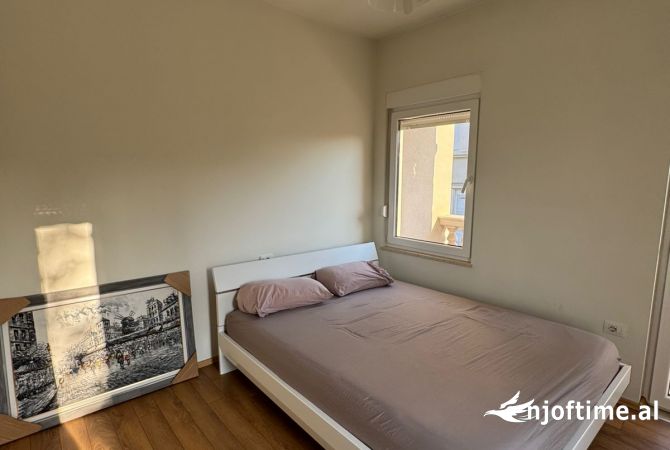 Shtepi me qera Vila Luksoze ne Tirane, 3+1, Mobilimi E mobiluar, Pagesa 3,000  Euro.