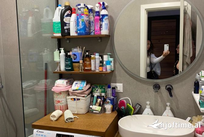 Shtepi ne shitje Apartament ne Tirane, 2+1, Mobilimi E mobiluar, Pagesa 290,000  Euro.