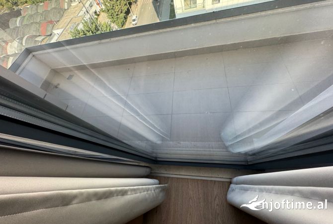 Shtepi ne shitje Apartament ne Tirane, 2+1, Mobilimi E mobiluar, Pagesa 195,000  Euro.