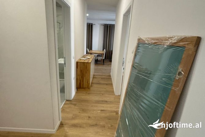 Shtepi me qera Apartament ne Tirane, 2+1, Mobilimi E mobiluar, Pagesa 900  Euro.