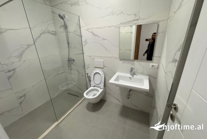 Shtepi ne shitje Apartament ne Tirane, 2+1, Mobilimi E mobiluar, Pagesa 287,500  Euro.