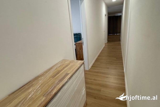 Shtepi me qera Apartament ne Tirane, 2+1, Mobilimi E mobiluar, Pagesa 950  Euro.