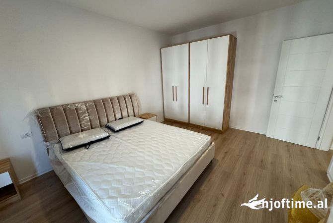 Shtepi ne shitje Apartament ne Tirane, 3+1, Mobilimi E mobiluar, Pagesa 278,000  Euro.