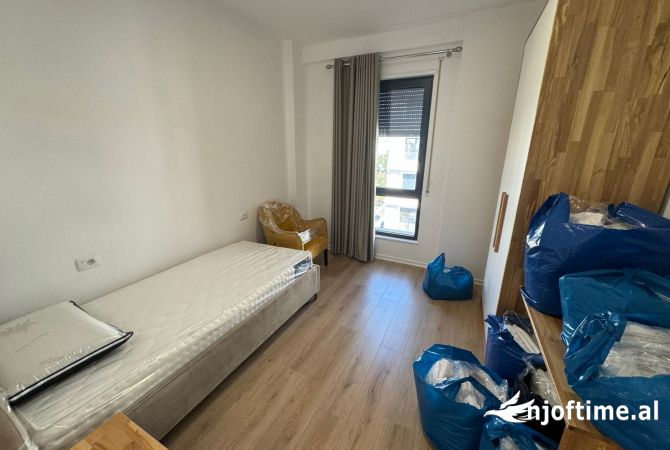 Shtepi ne shitje Apartament ne Tirane, 3+1, Mobilimi E mobiluar, Pagesa 278,000  Euro.