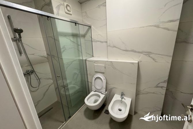 Shtepi me qera Apartament ne Tirane, 3+1, Mobilimi E mobiluar, Pagesa 1,100  Euro.