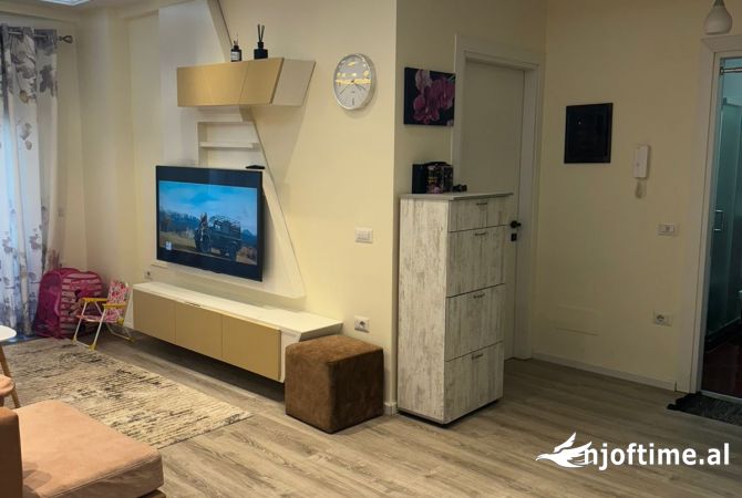 Shtepi me qera Apartament ne Tirane, 1+1, Mobilimi E mobiluar, Pagesa 850  Euro.
