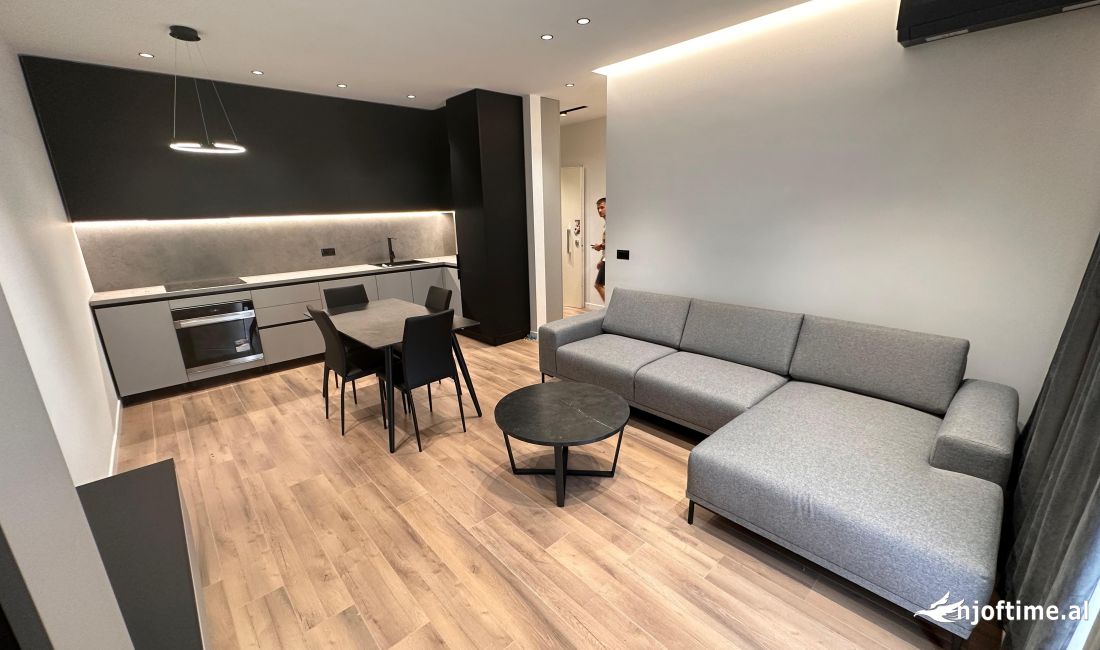 Shtepi me qera Apartament ne Tirane, 2+1, Mobilimi E mobiluar, Pagesa 600  Euro.