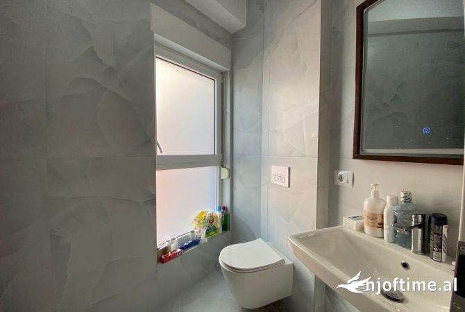 Shtepi me qera Apartament ne Tirane, 2+1, Mobilimi E mobiluar, Pagesa 450  Euro.