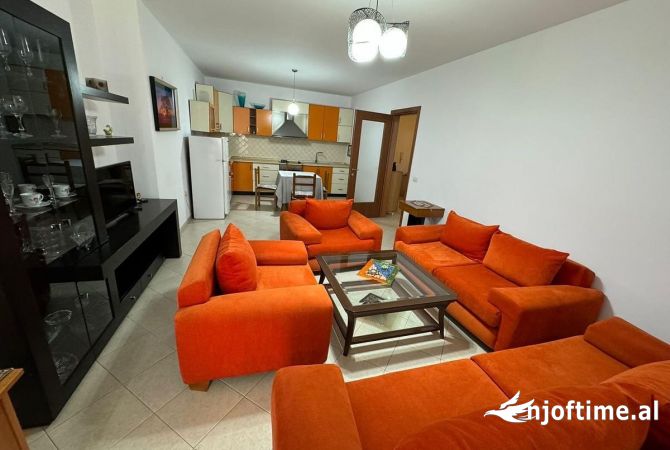 Shtepi me qera 2+1 ne Tirane - 650 Euro