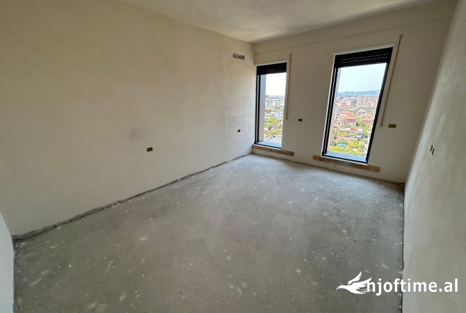 Shtepi ne shitje Apartament ne Tirane, 2+1, Mobilimi Bosh, pa mobiluar, Pagesa 137,500  Euro.