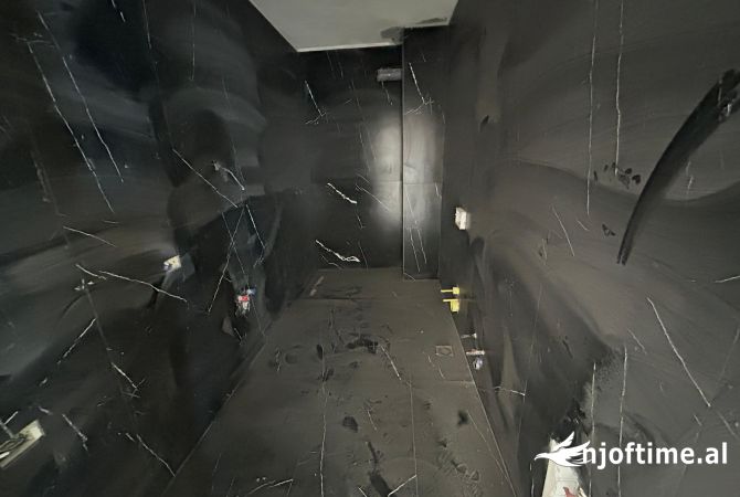 Shtepi ne shitje Apartament ne Tirane, 2+1, Mobilimi Bosh, pa mobiluar, Pagesa 137,500  Euro.