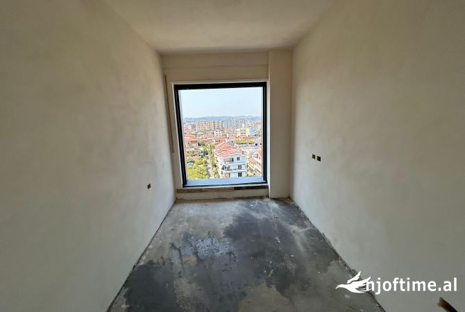 Shtepi ne shitje Apartament ne Tirane, 2+1, Mobilimi Bosh, pa mobiluar, Pagesa 137,500  Euro.