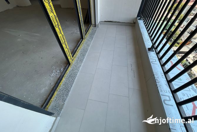 Shtepi ne shitje Apartament ne Tirane, 2+1, Mobilimi Bosh, pa mobiluar, Pagesa 137,500  Euro.