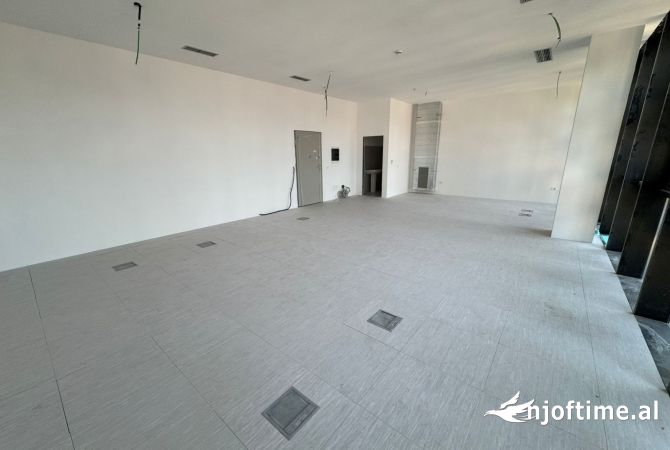 Ambient biznesi me qera 3+1 ne Tirane - 2,000 Euro