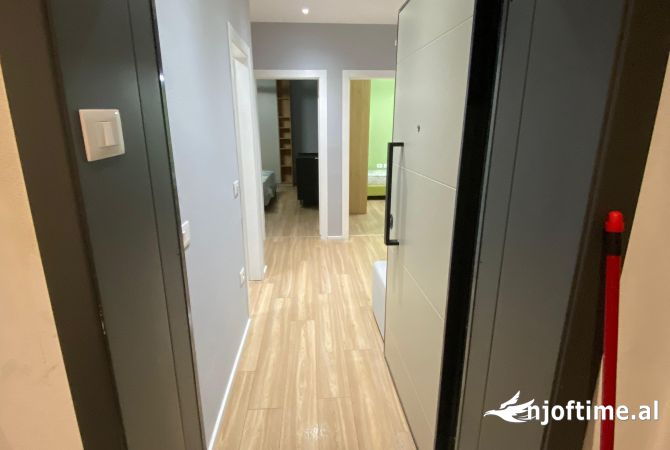 Shtepi me qera Apartament ne Tirane, 2+1, Mobilimi E mobiluar, Pagesa 700  Euro.