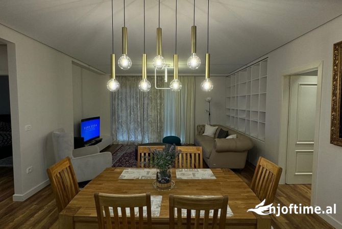 Shtepi me qera 2+1 ne Tirane - 2,500 Euro