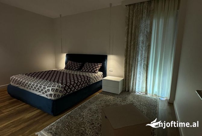 Shtepi me qera Apartament ne Tirane, 2+1, Mobilimi E mobiluar, Pagesa 2,500  Euro.