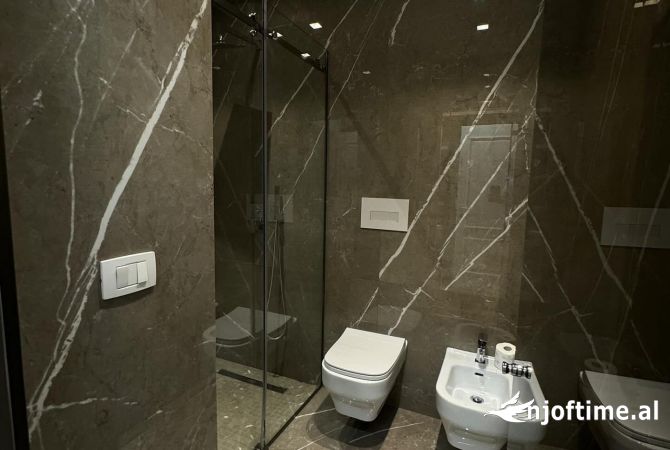 Shtepi me qera Apartament ne Tirane, 2+1, Mobilimi E mobiluar, Pagesa 2,500  Euro.