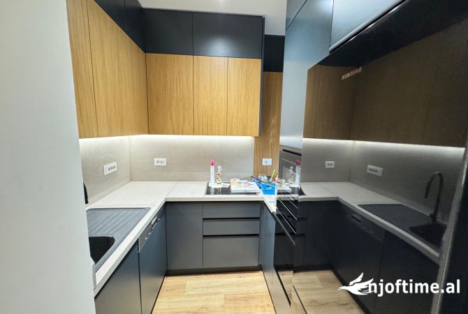 Shtepi me qera Apartament ne Tirane, 2+1, Mobilimi E mobiluar, Pagesa 1,000  Euro.