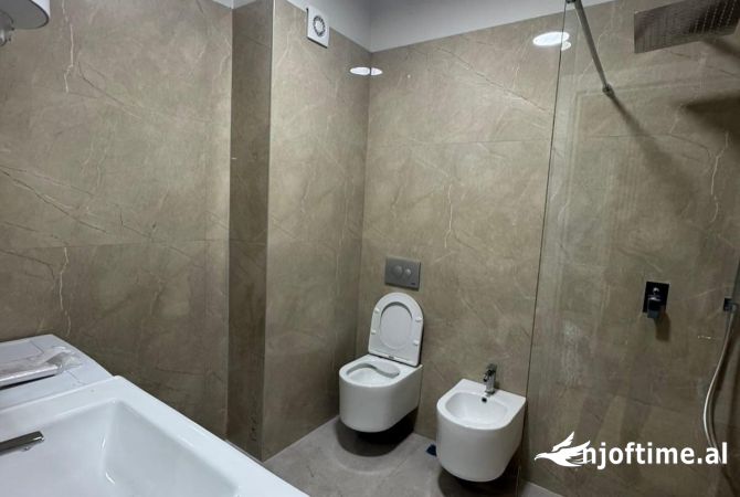 Shtepi me qera Apartament ne Tirane, 2+1, Mobilimi E mobiluar, Pagesa 600  Euro.