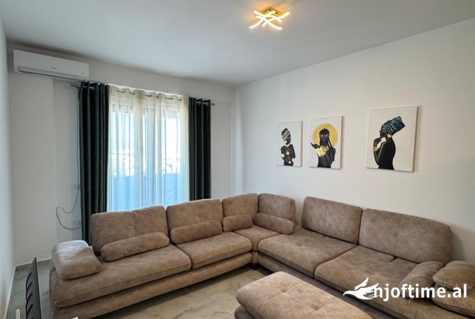 Shtepi me qera 2+1 ne Tirane - 650 Euro